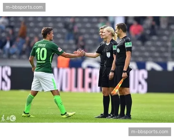 德甲裁判委员会宣布，下赛季将试行“主裁判赛后接受媒体采访”制度